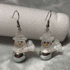 Adorable ⛄️ Earrings